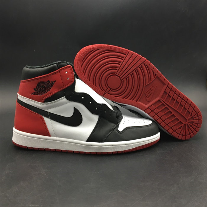 Jordan1 Retro Black Toe 555088-125
