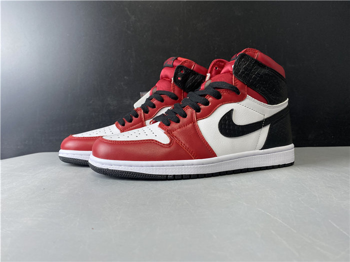 Jordan1 Retro Satin Snake Chicago CD0461-601