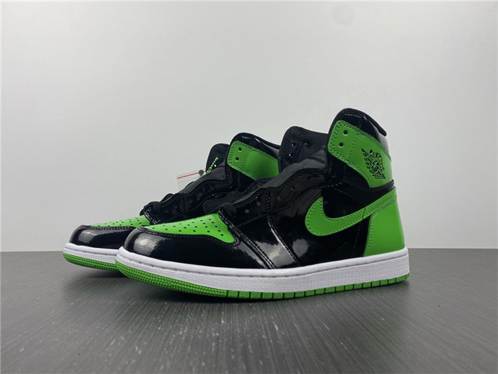 Jordan1 black green 555088-030