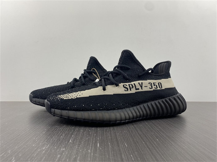 adidas Yeezy Boost 350 V2Core Black White BY1604
