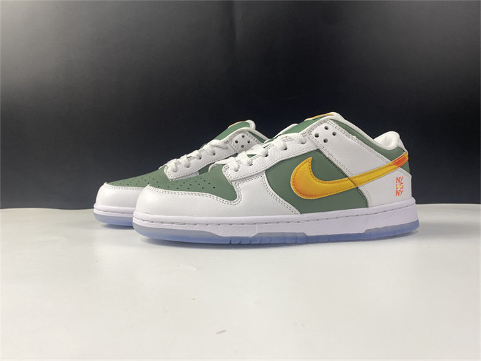 Nike Dunk Low SE NY vs. NY DN2489-300