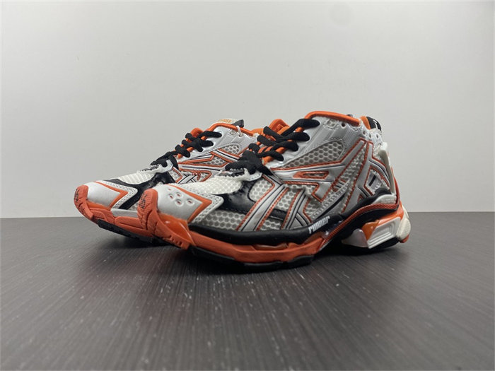 BLCG Runner Orange  677402 W3RB7 9051