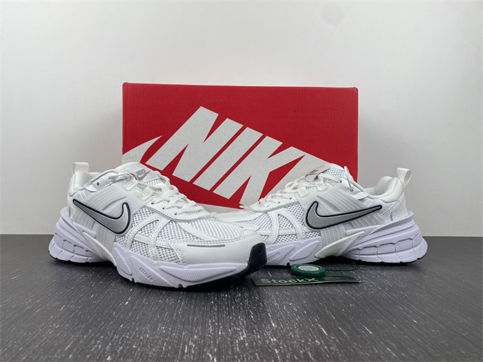Nike V2K Run Summit White Metallic Silver FD0736-102