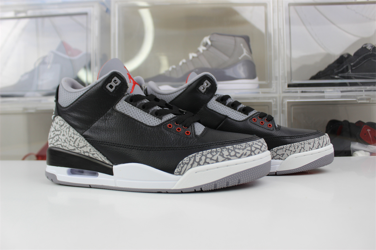 Air Jordan 3 OG “Black Cement”（2024）