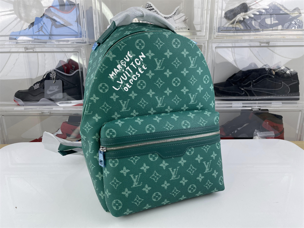 LV BackPack Green ( 29 x 38 x 20 cm)