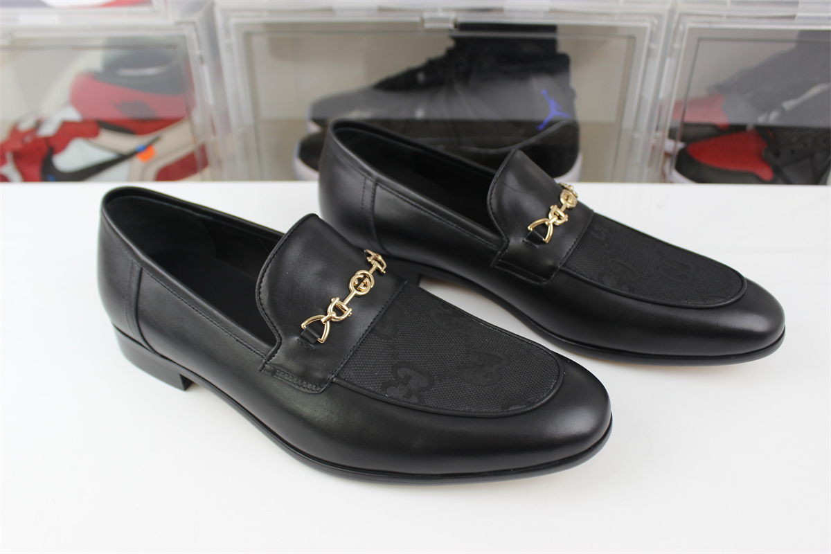 GUCCI shoes black with Gold metal