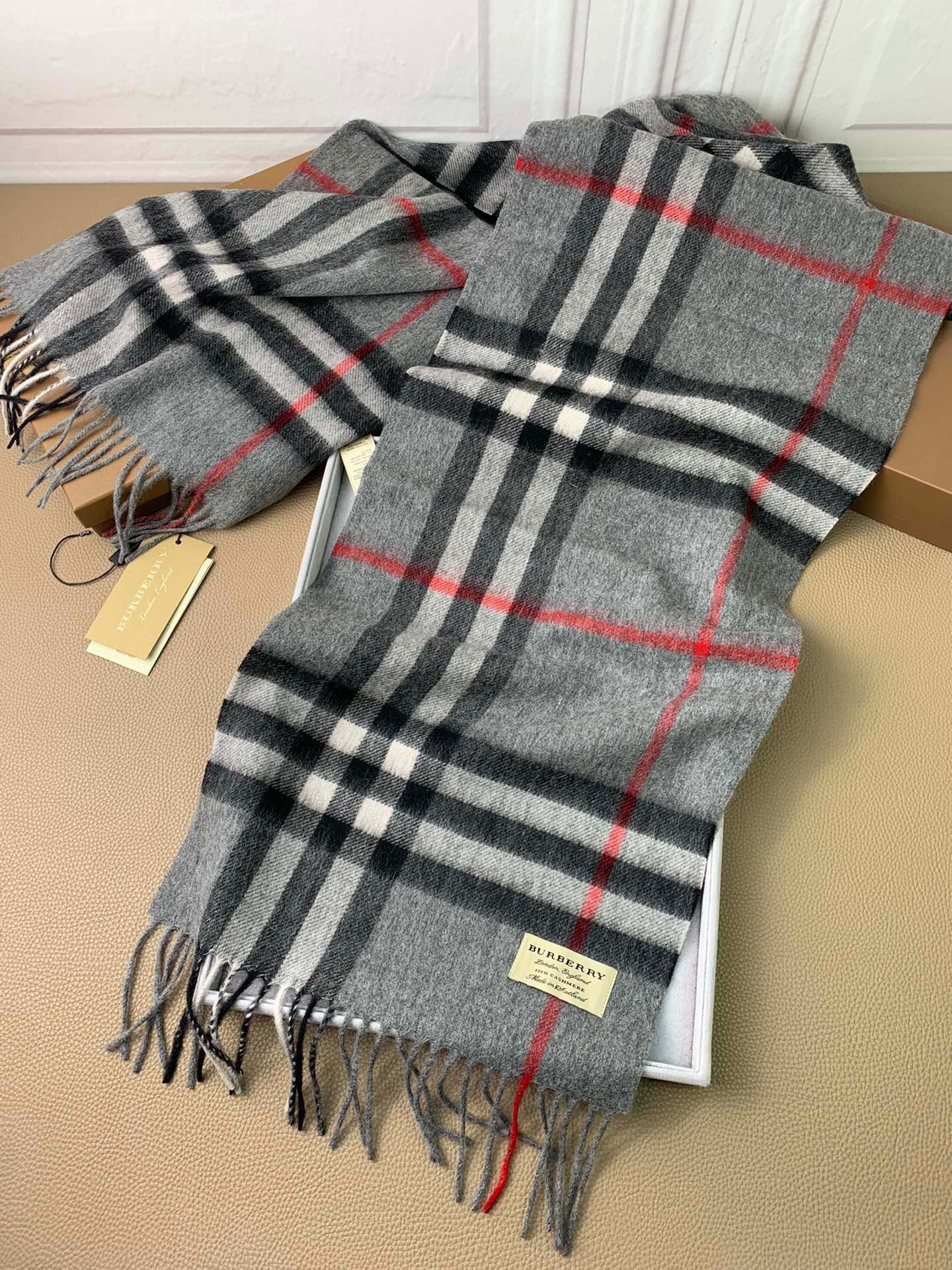 Burberry Classical Scarf Grey Red ( 168x 30cm)