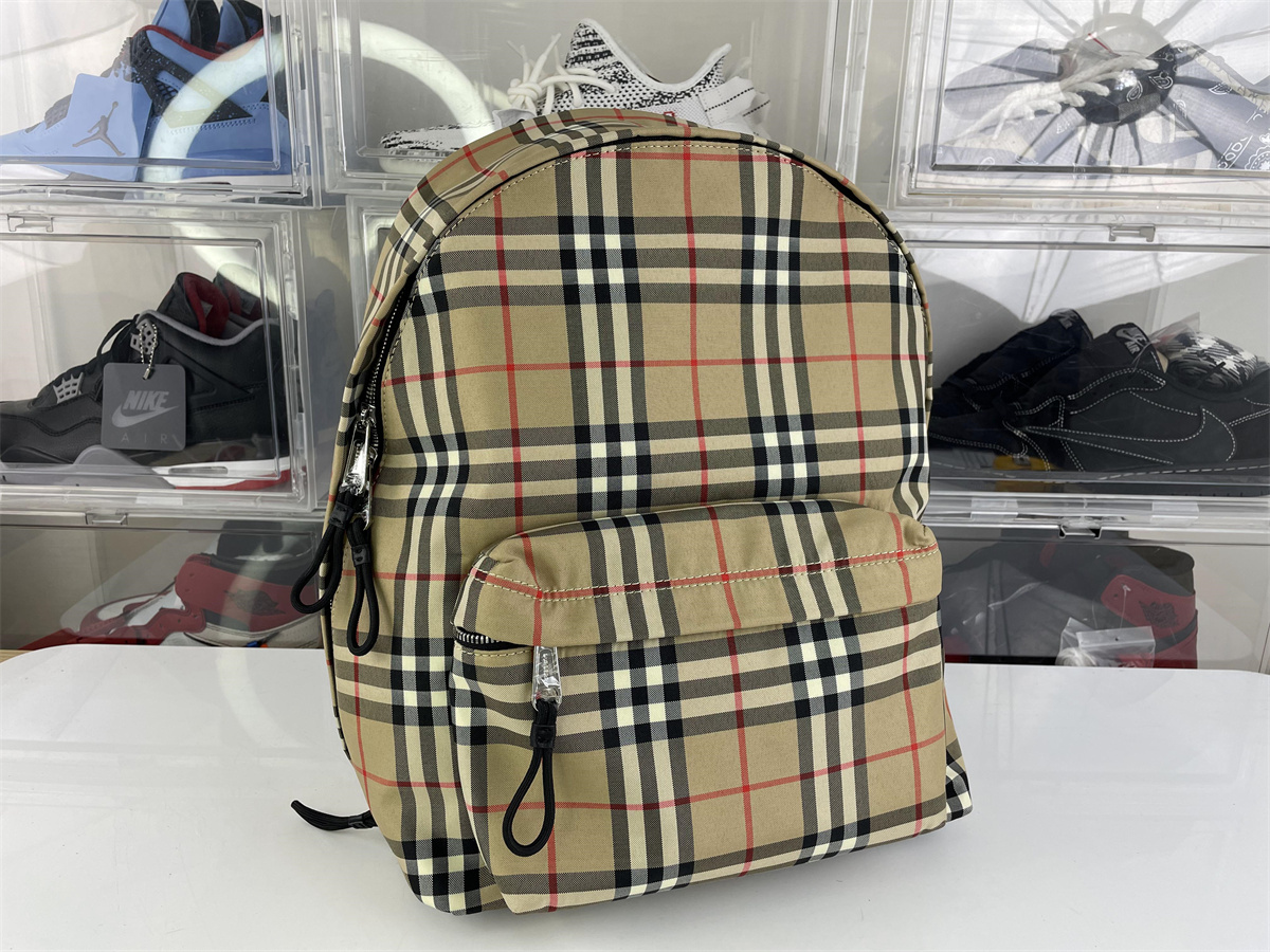 BURBERRY Vintage Backpack, 42.5x 30.5 x 14.5
