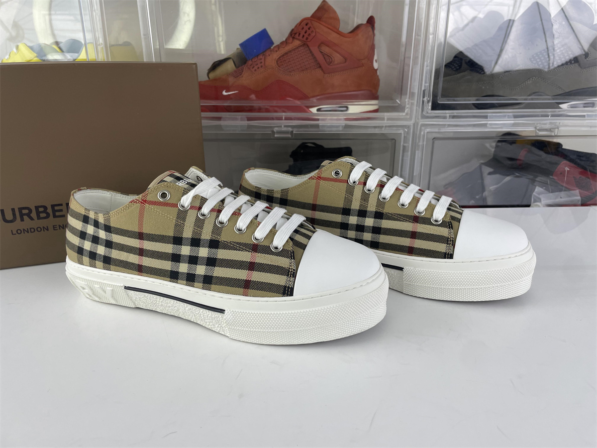 BURBERRY Low Top sneakers Check/White colorway